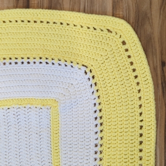 HANDMADE hand knit crochet blanket 42”x30” - Picture 6 of 7